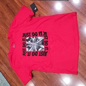 NWT Men's Nike tee